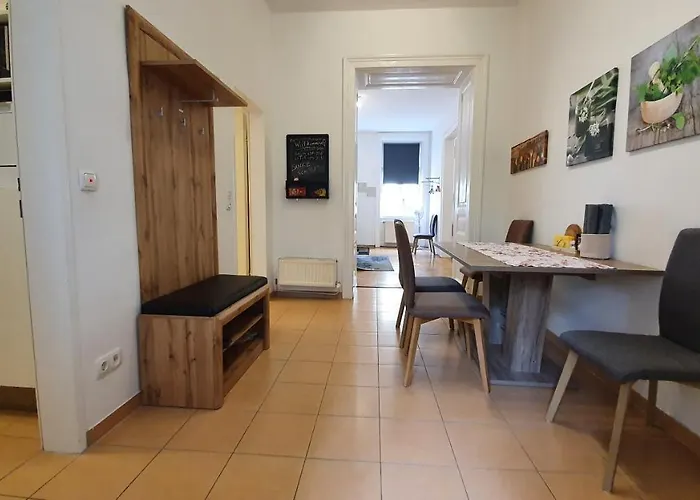 Gorgeous Viennese 10 Min To Center Apartment *