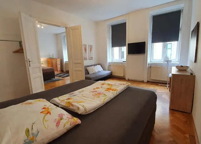 Gorgeous Viennese 10 Min To Center *